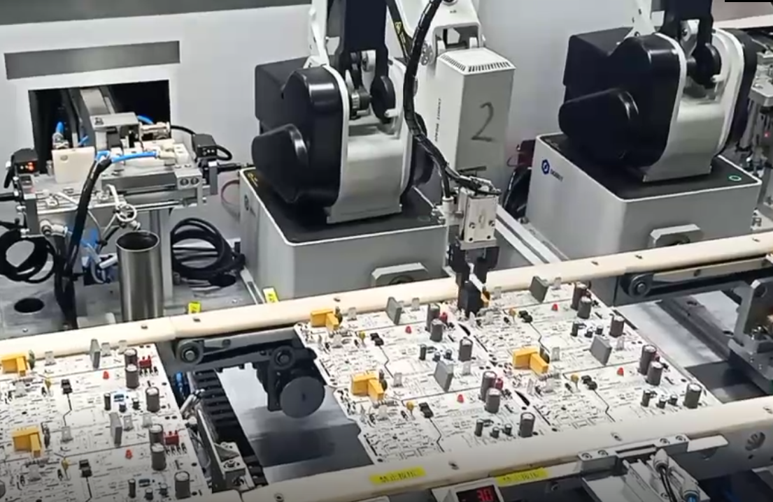 DOBOT поставя компонент с нестандартна форма